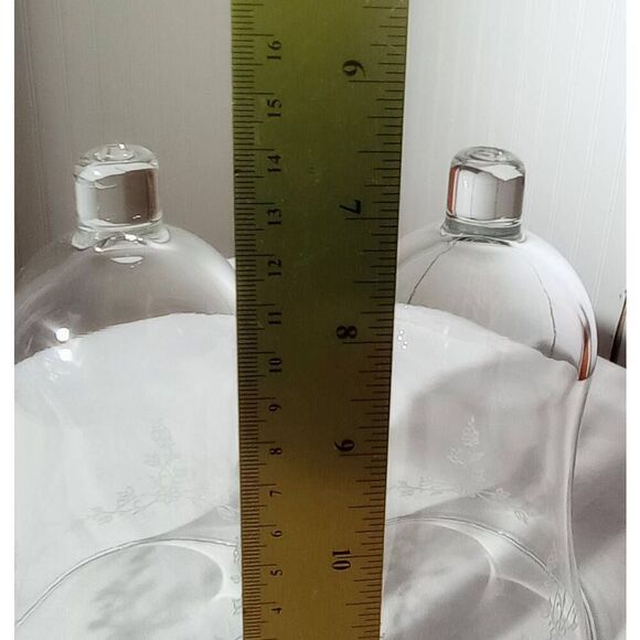 Set of two vintage glass etched tea light inserts - Picture 4 of 5